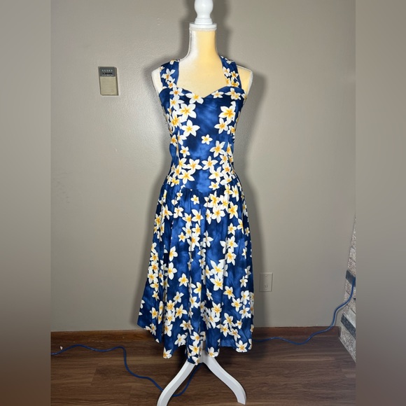 ❌SOLD❌Aloha Moi Hawaiian Dress Size XXL Floral Pattern Blue White Plumeria - Picture 1 of 12